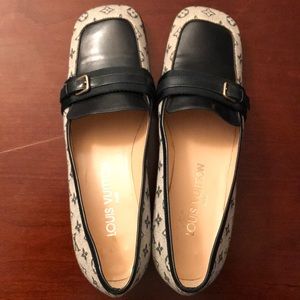Louis Vuitton loafers 💯 authentic